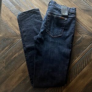 JOE'S JEANS DIXIE STRAIGHT LEG WOMENS SIZE 28
**NWT**
Smoke free home